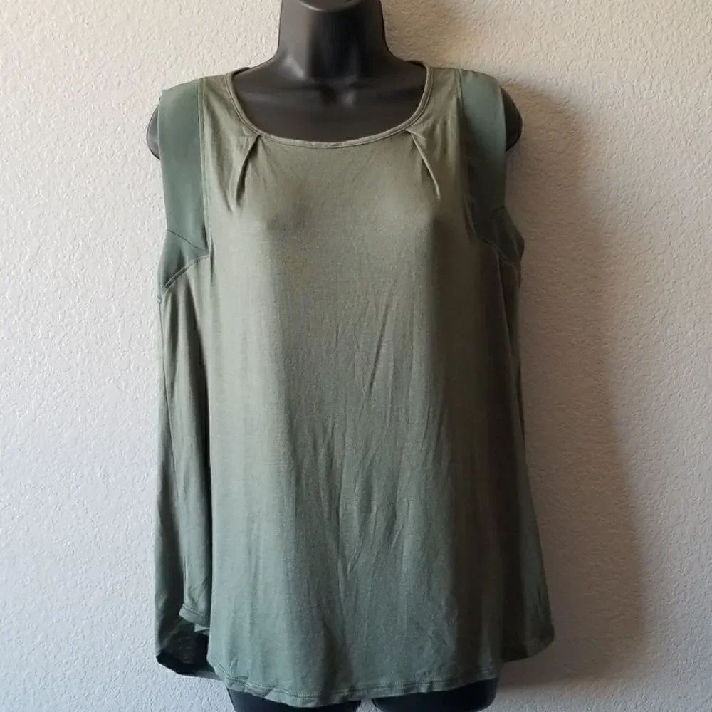 Bobeau Green Sleeveless Top
